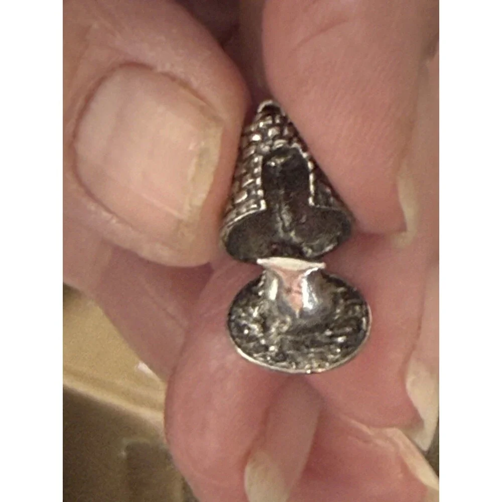 .925 Sterling Silver Pottery/honeycomb/Sugar Mill hinged charmW/Trinket .50
